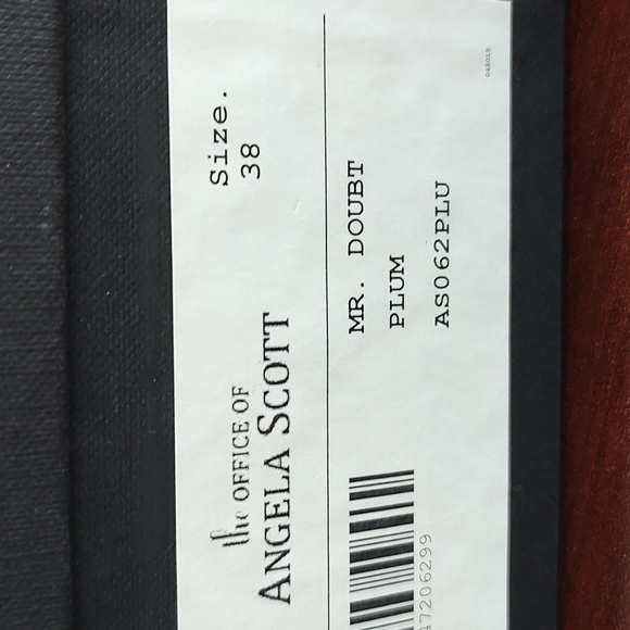 The Office of Angela Scott Plum Mr. Doubt Size 38/8 - Picture 8 of 10